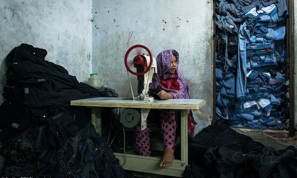 Όταν τα παιδιά δουλεύουν για να ντύσουν το δυτικό κόσμο κερδίζοντας 0,28 ευρώ την ημέρα (εικόνα)